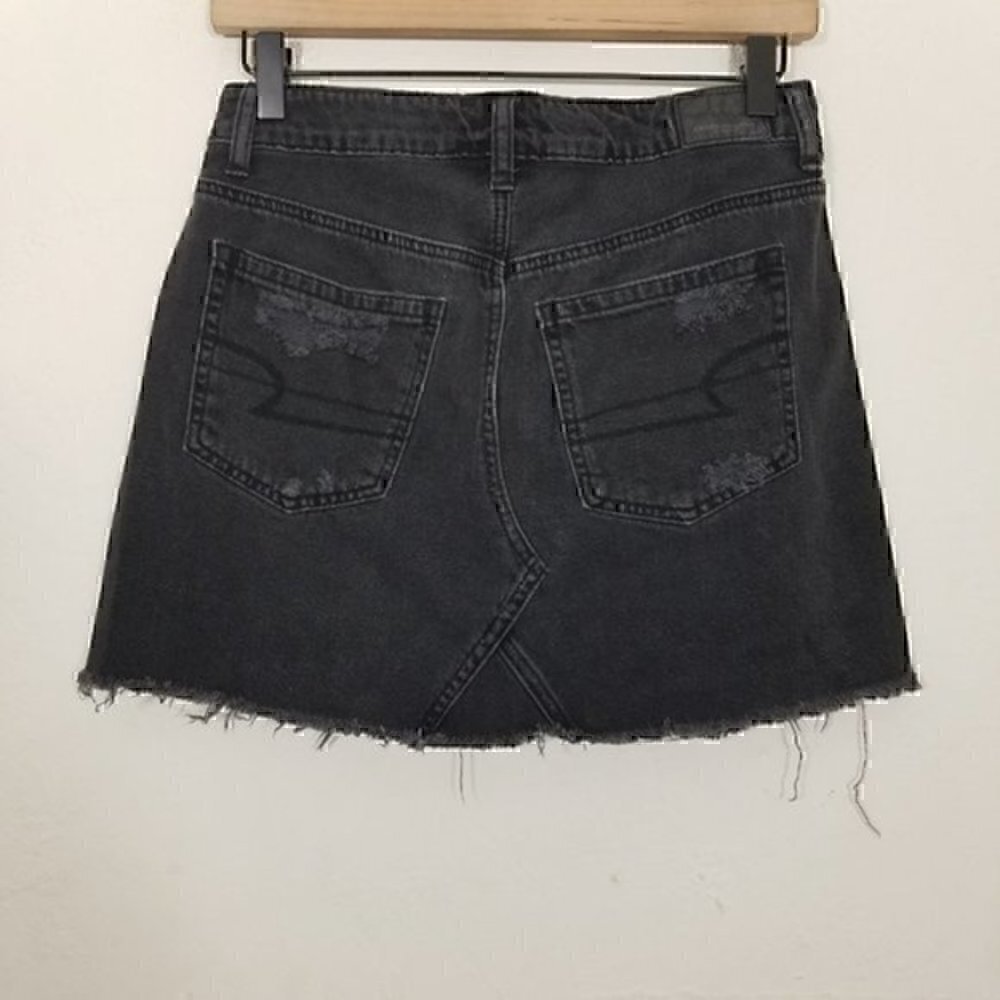 American Eagle Button Fly Distressed Denim Mini Skirts Size 2 - Picture 4 of 5